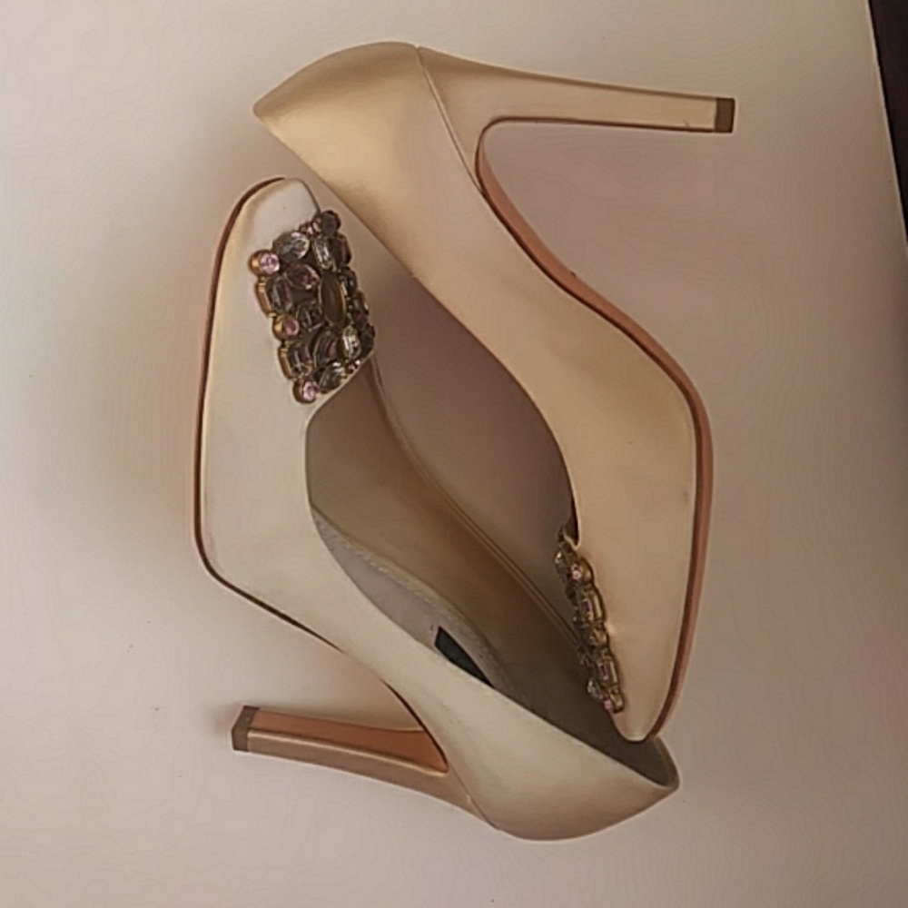 LOUIS VUITTON RARE BEJEWELED NEW SATIN IVORY 4' 37 - Picture 3 of 6